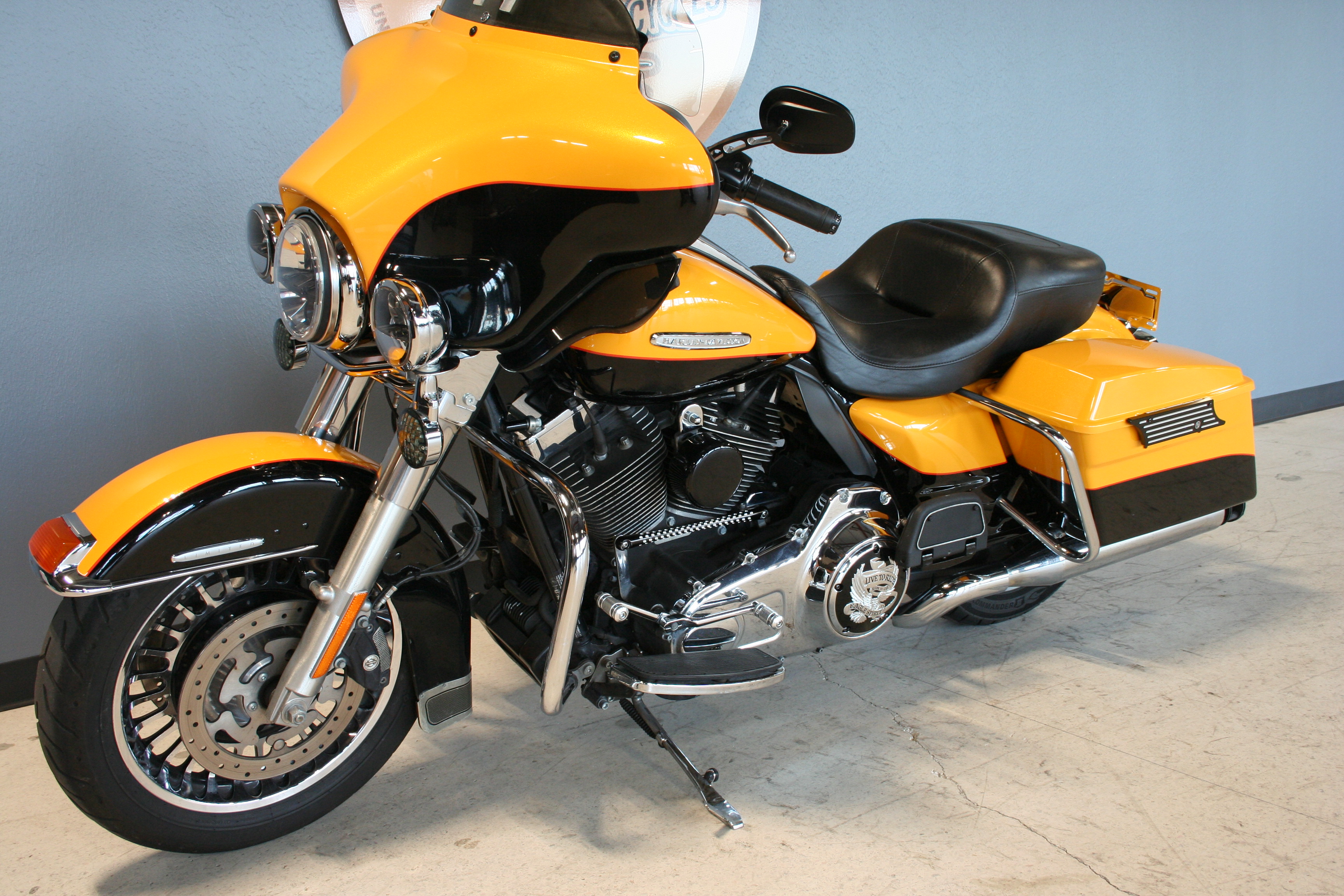 Pre-Owned 2013 HARLEY DAVIDSON FLHTK ELECTRA GLIDE ULTRA ...